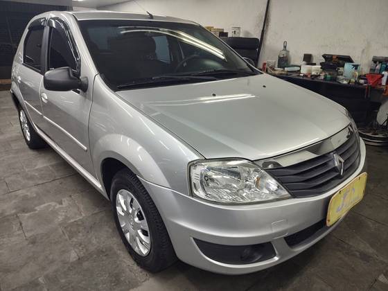 RENAULT LOGAN 1.6 EXPRESSION 8V FLEX 4P MANUAL RENAULT LOGAN 1.6 EXPRESSION 8V FLEX 4P MANUAL